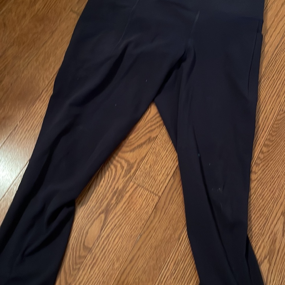 Size small - Picture 2 of 3